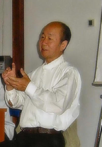 Maestro dott.  Ming Wong al corso di riflessologia plantare On Zon Su